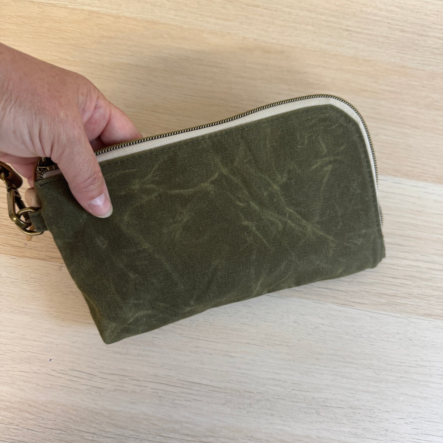 Yarrow Wristlet