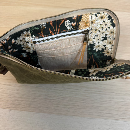Yarrow Wristlet