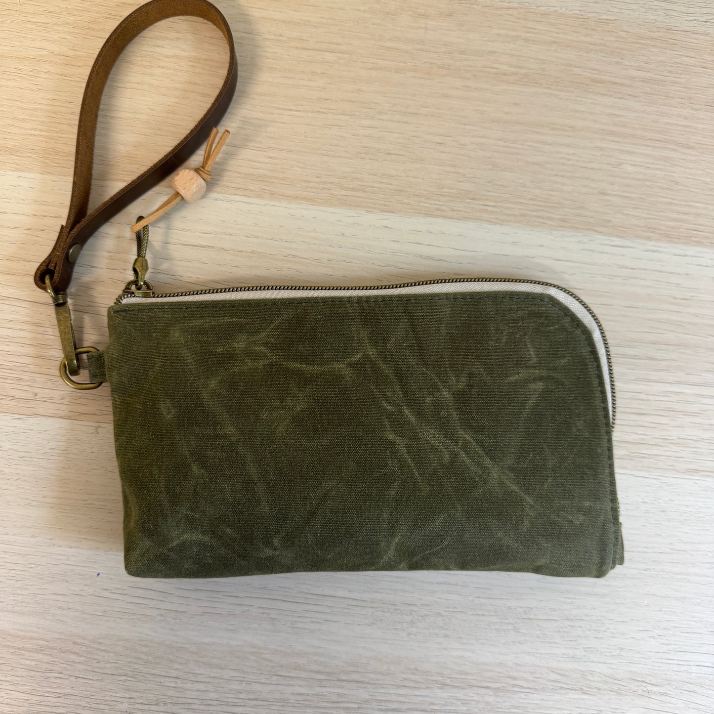 Yarrow Wristlet